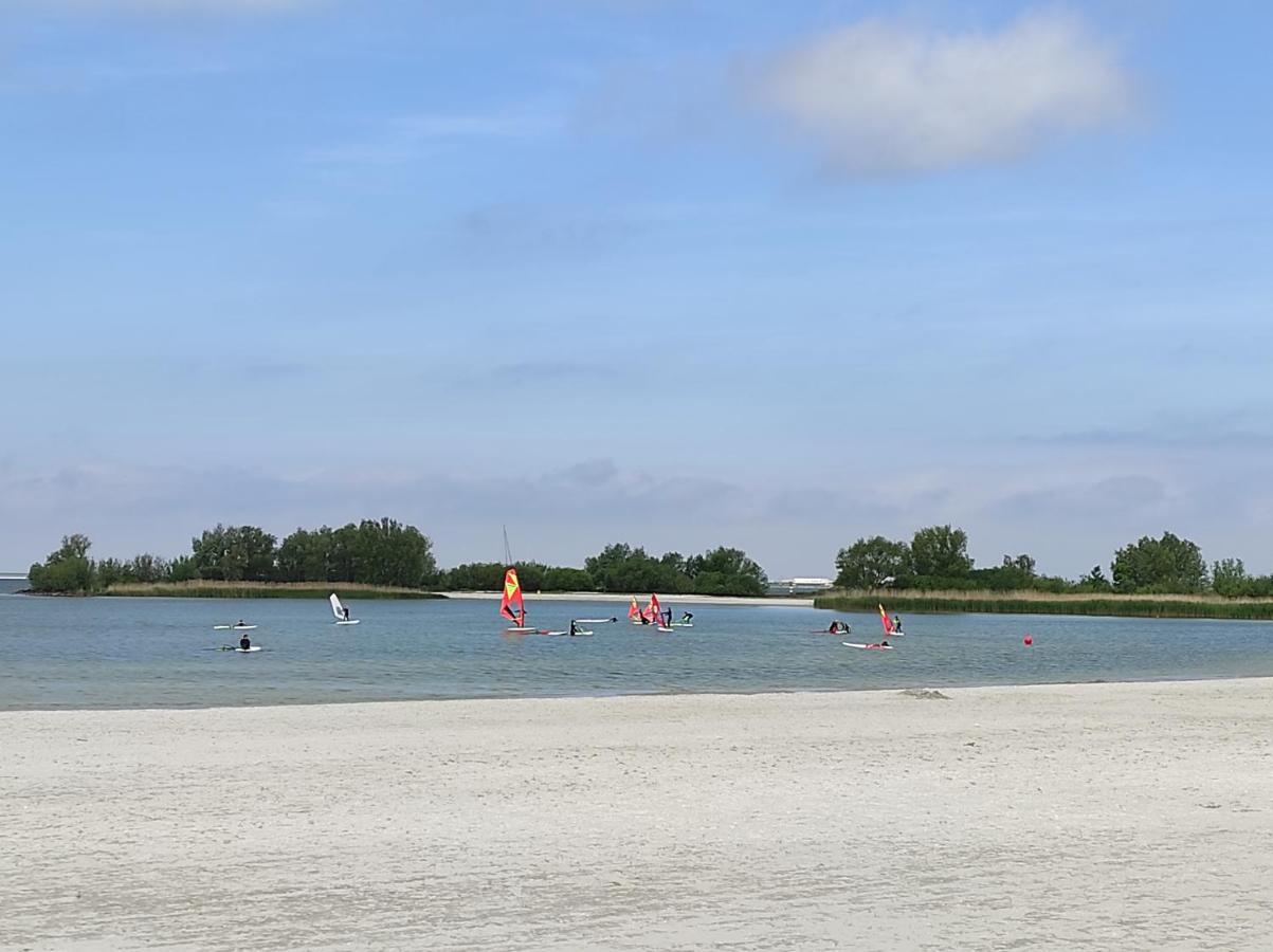 Appartement Ijsselmeer Makkum Strand Extérieur photo