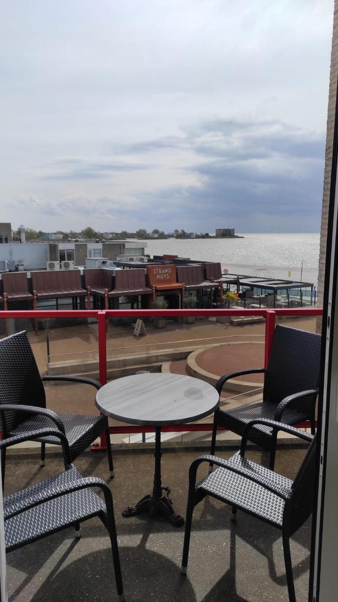 Appartement Ijsselmeer Makkum Strand Extérieur photo